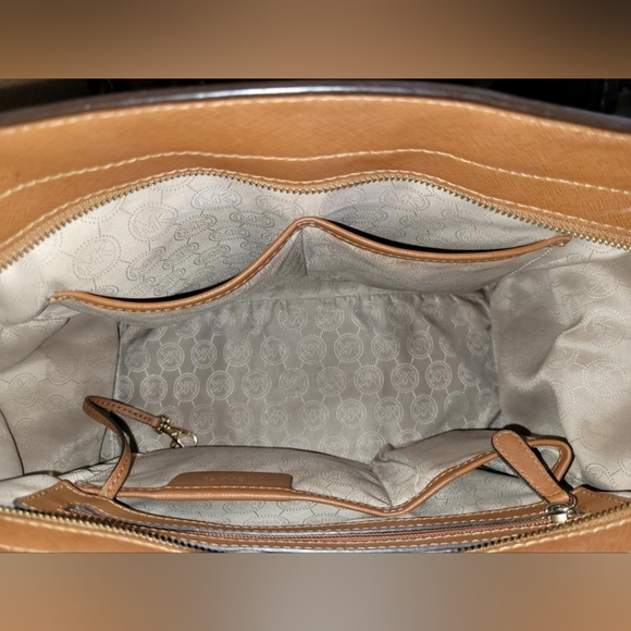 Michael Kors studded tote bag - Picture 9 of 16